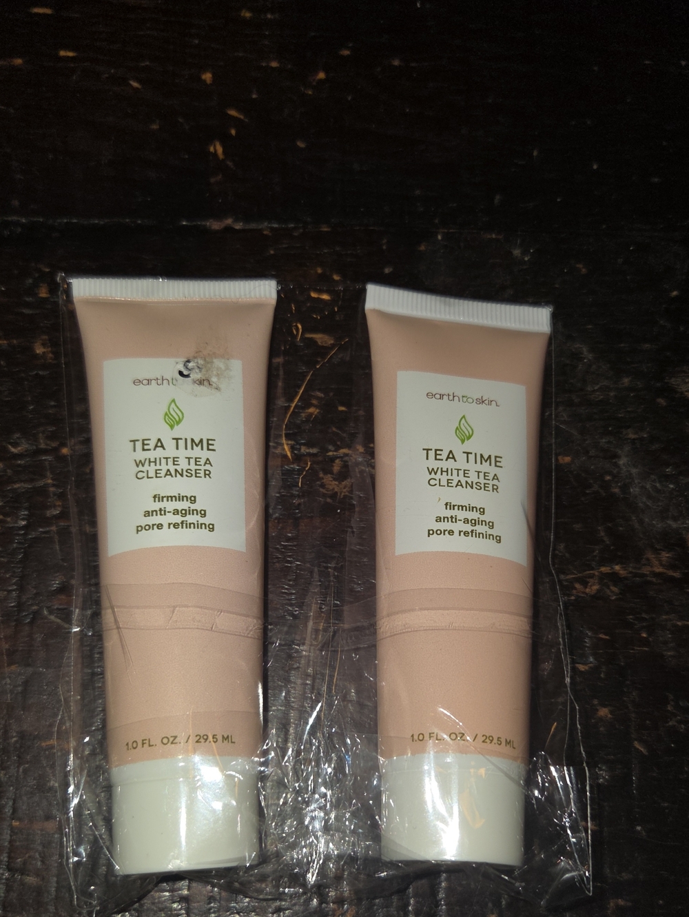 2 Earth to Skin Tea Time White Tea Cleanser —